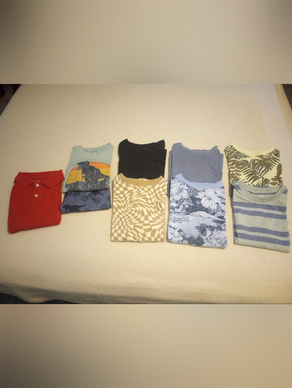 Boy's Shirt Lot M(8)